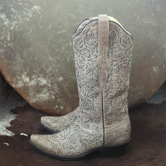 CORRAL G1388 ladies floral cut-out leather snip toe cowgirl boots sz8.5 like new - Picture 5 of 16